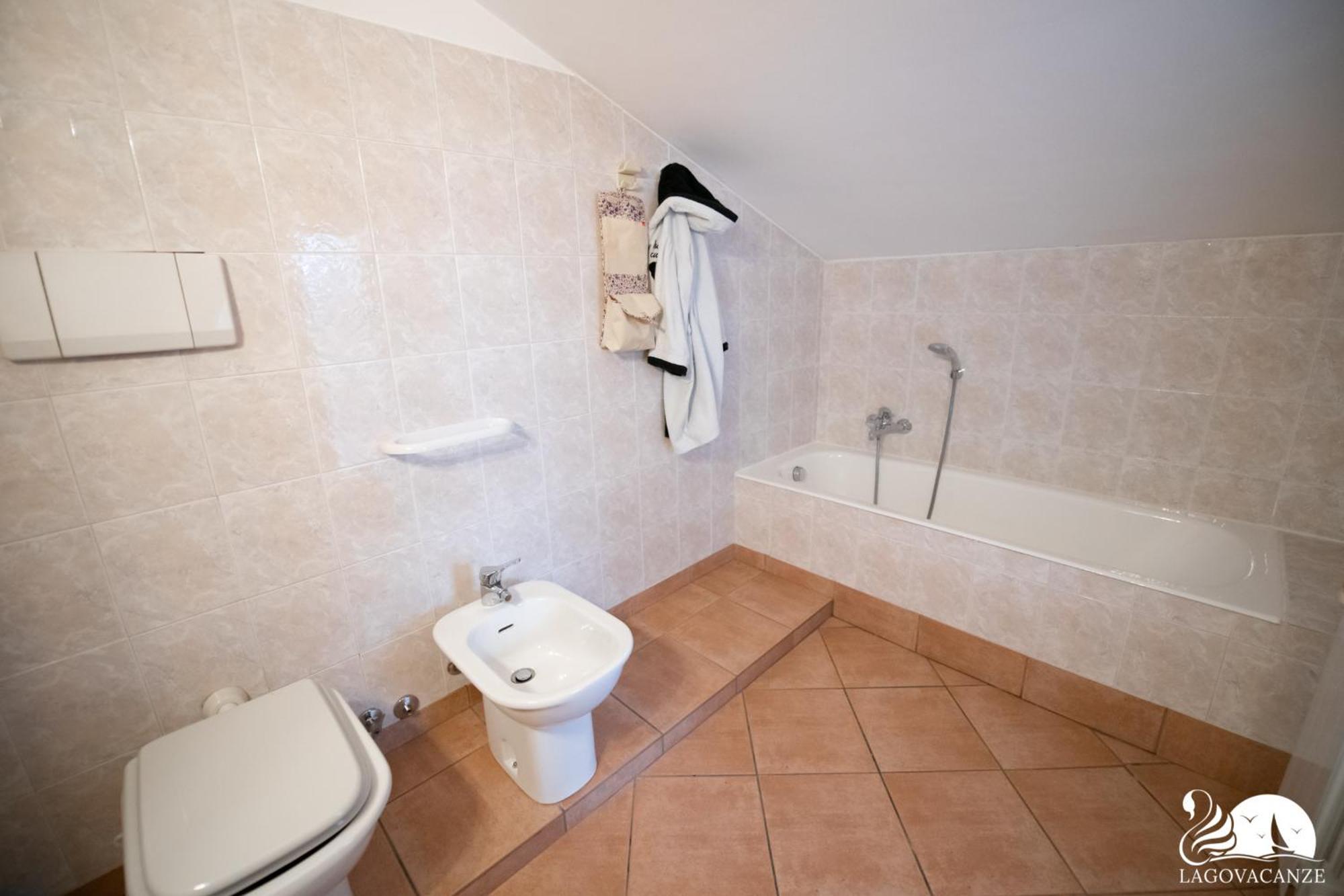 Appartamento Francesca Sirmione Bagian luar foto